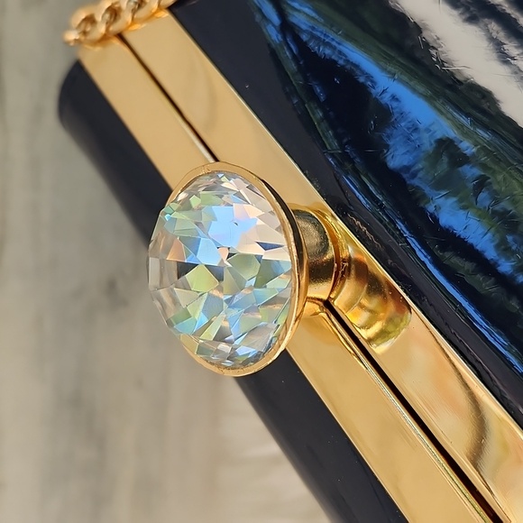 NWT LA TERRE NAVY VEGAN PATENT HAND/CROSSBODY BAG - Picture 2 of 11